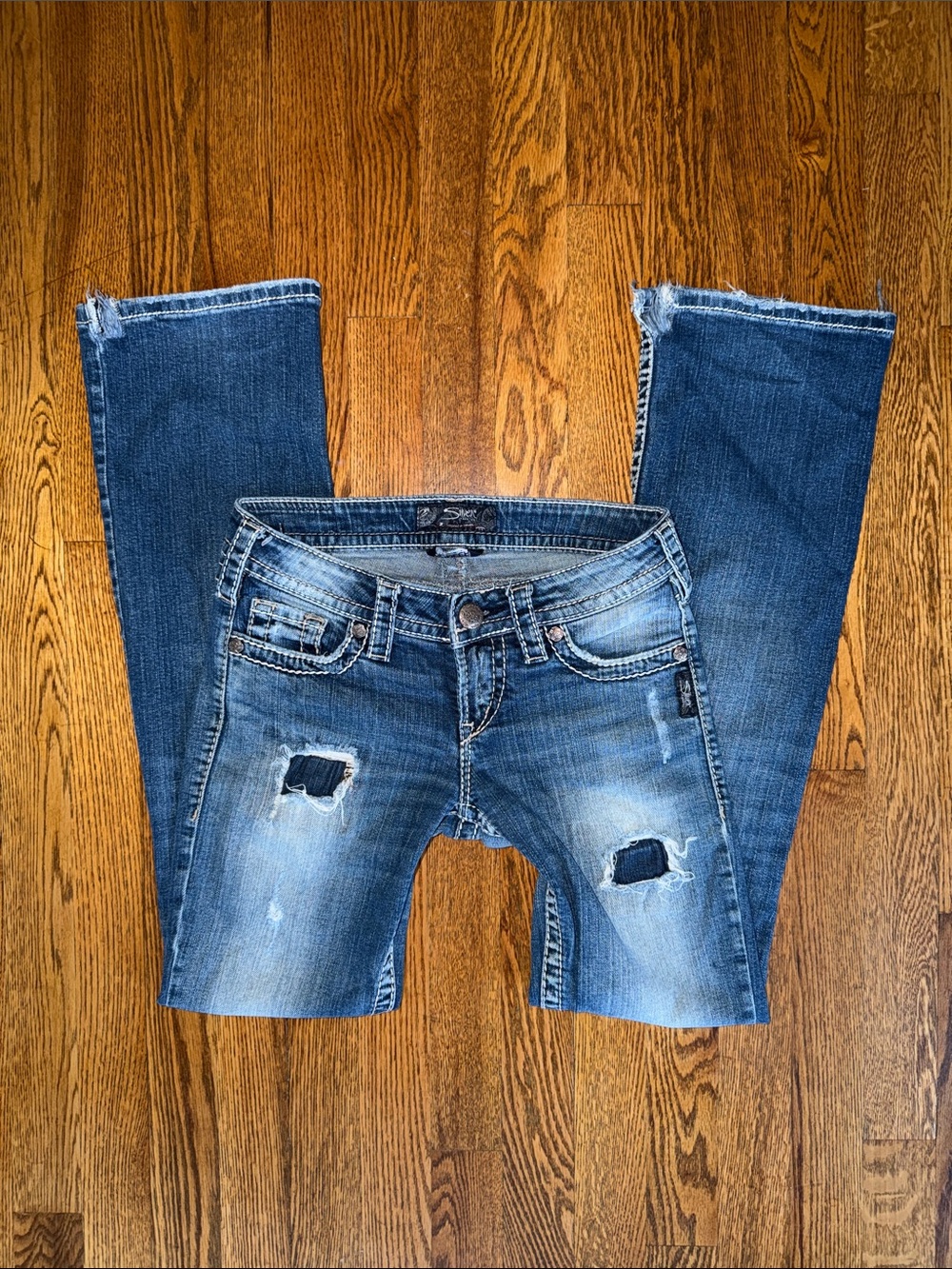 2000s Vintage Y2K Silver Jeans Faded Blue Distressed Low-Rise Boot Cut Jeans
